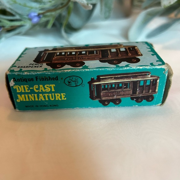 Pencil sharpener San Francisco mini Trolley Die Cast Metal Collectible with box - Picture 4 of 7